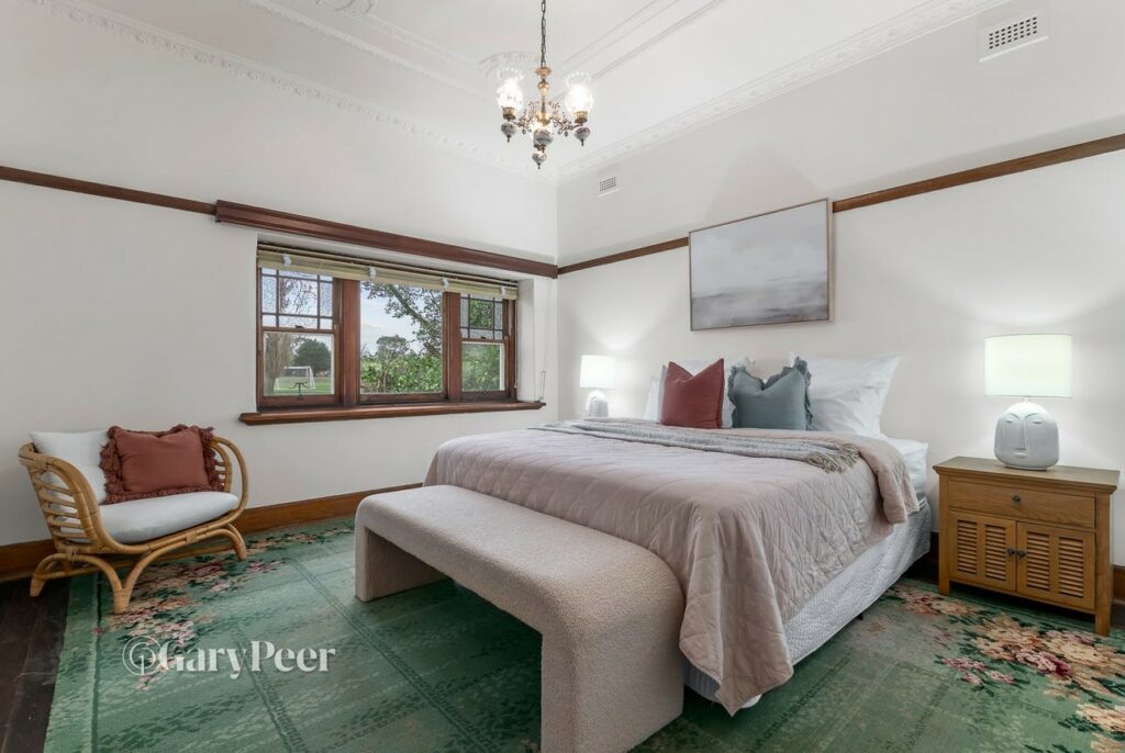 10 Lyons Street Carnegie